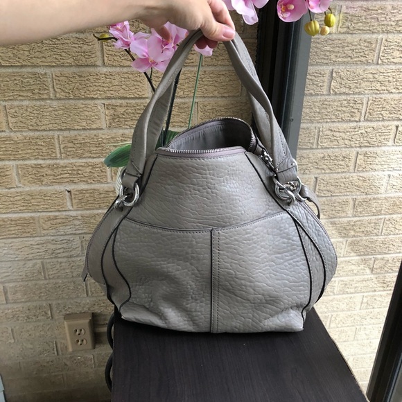 Brand name purses - Picture 2 of 8